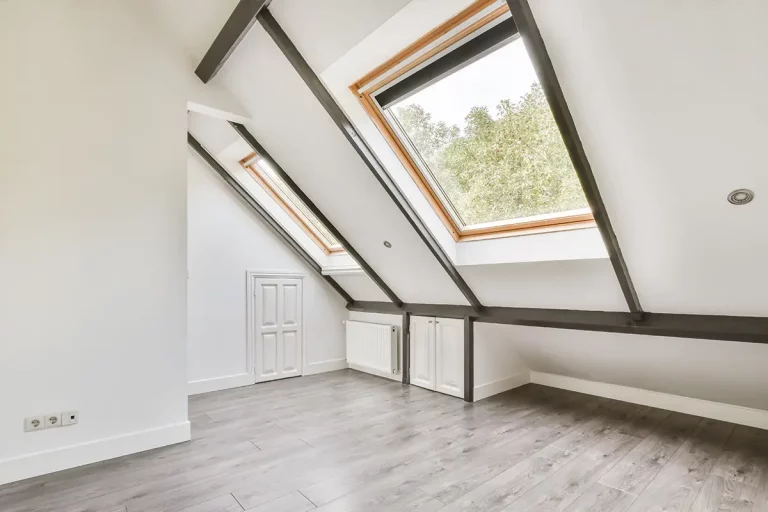 Dachfenster in modernem, ausgebauten Dachgeschoss